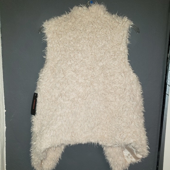 Brand New Ambience Outerwear Faux Fur Vest - Picture 2 of 3